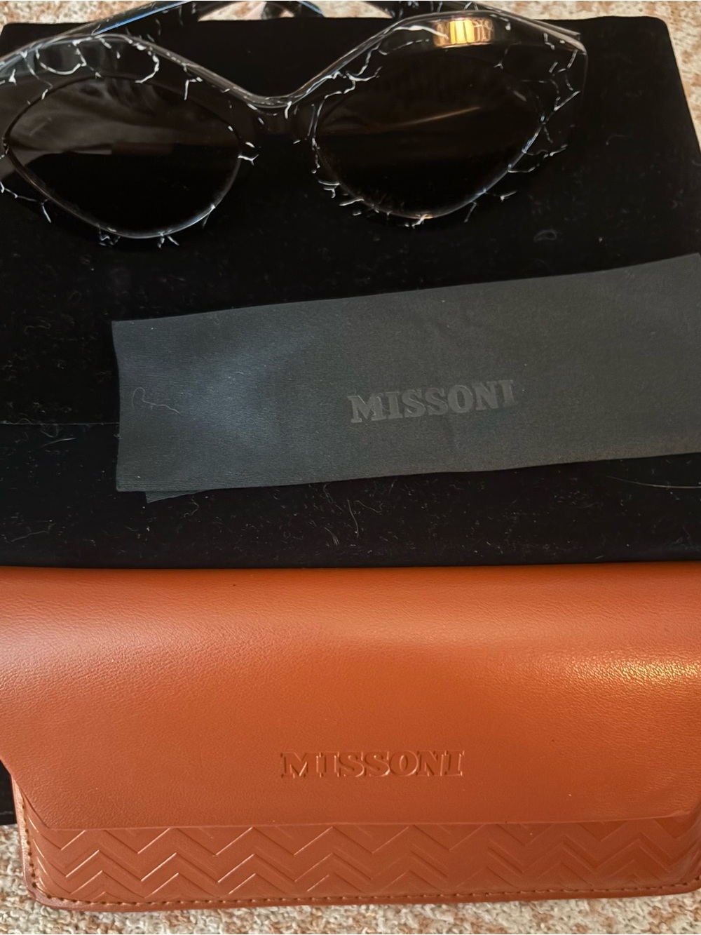 Missoni Black Marbled Frame Sunglasses with Brown Case - Picture 5 of 6